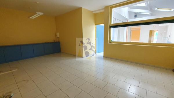 Vente maison de ville Angouleme (16000), 280.00m² avec 10 pièce(s) dont 5 chambre(s). Agence Allard Brimeaud