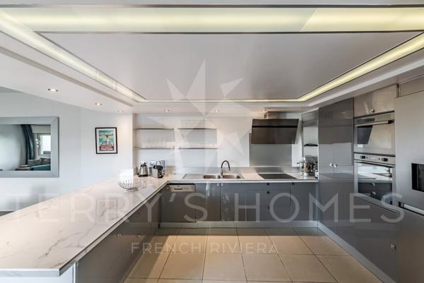 CANNES : Maison de Ville au Coeur de Cannes