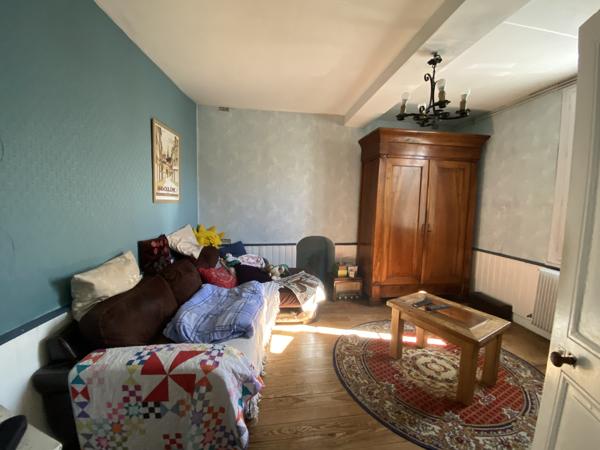 ANGOULEME Quartier prisé, propriété avec maison principale + 2 appartements + garages sur magnifique parcelle