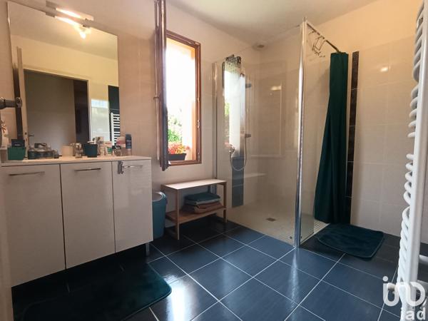 House for sale 7 rooms 220 m² Plaine-et-Vallées