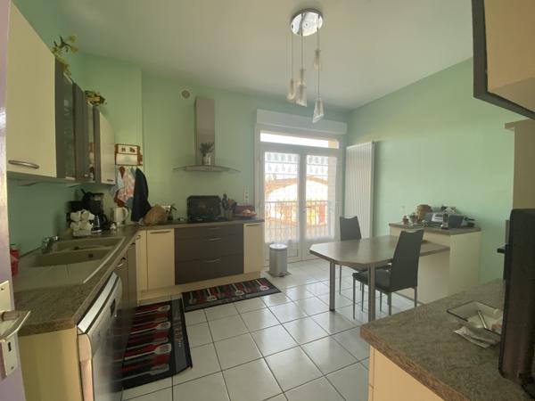 GOND PONTOUVRE Maison + local commercial loué