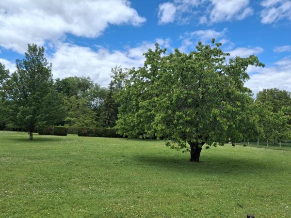 TERRAIN CONSTRUCTIBLE NON VIABILISE
