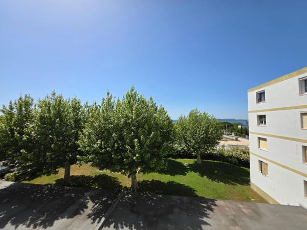 Appartement T4 rénové avec vue étang – Balcon plein sud