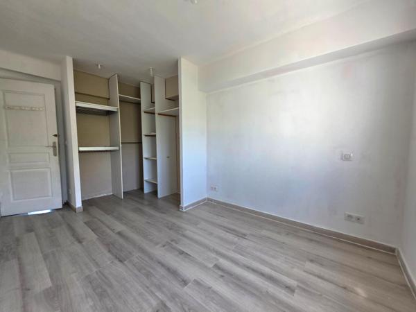 Appartement T4 rénové avec vue étang – Balcon plein sud
