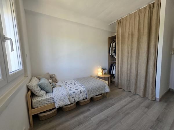 Appartement T4 rénové avec vue étang – Balcon plein sud
