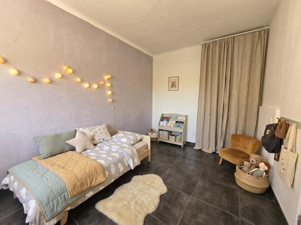 Appartement T4 rénové avec vue étang – Balcon plein sud