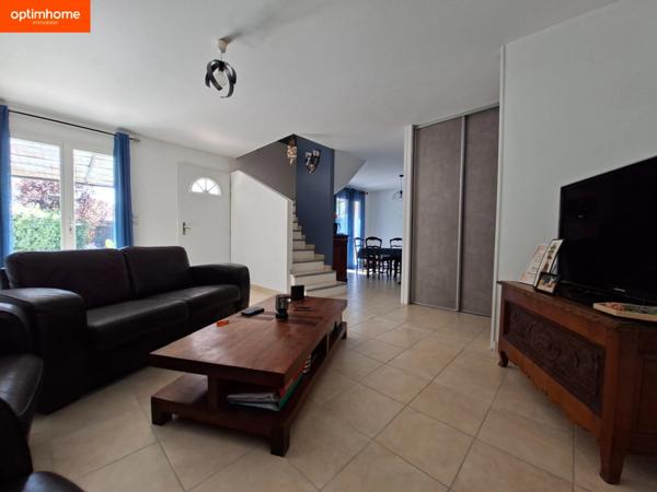 Maison de 107m² à vendre 5 pièces AUBAGNE (13)- 4 Chambres - 498 m² de terrain - Piscine