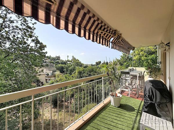 Antibes-Fontmerle - Beau 2 pièces de 53 m² au calme avec balcon, garage et cave