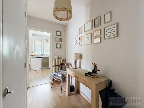 Antibes-Fontmerle - Beau 2 pièces de 53 m² au calme avec balcon, garage et cave