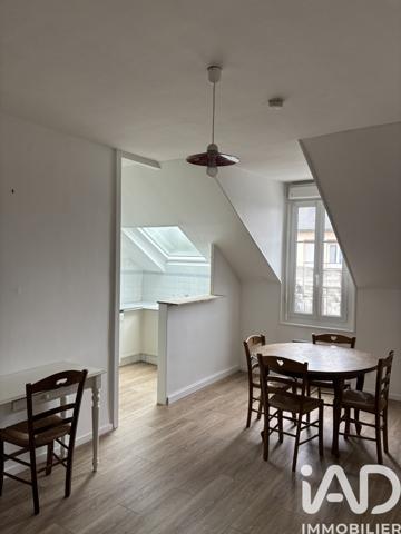 Immeuble à vendre 98 m² Arnage