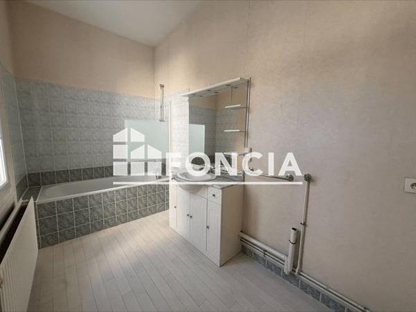 Location Appartement 2 pièces 67.81 m² - 50 RUE BERNARD PALISSY Tours 37000