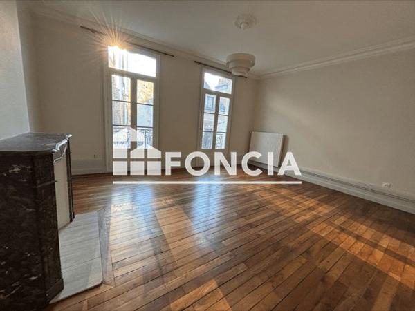 Location Appartement 2 pièces 67.81 m² - 50 RUE BERNARD PALISSY Tours 37000