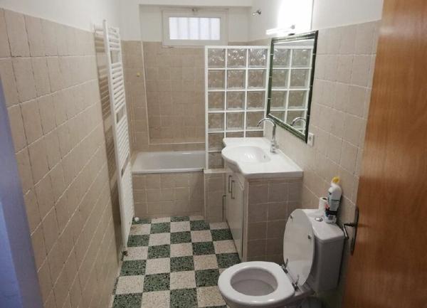 Maison à louer    4 pièces •  Estézargues
