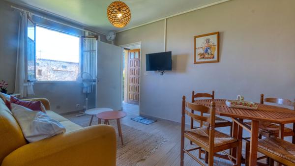 Immeuble -Sisco Marine 4 appartements 196 m2 avec terrain 928 m2