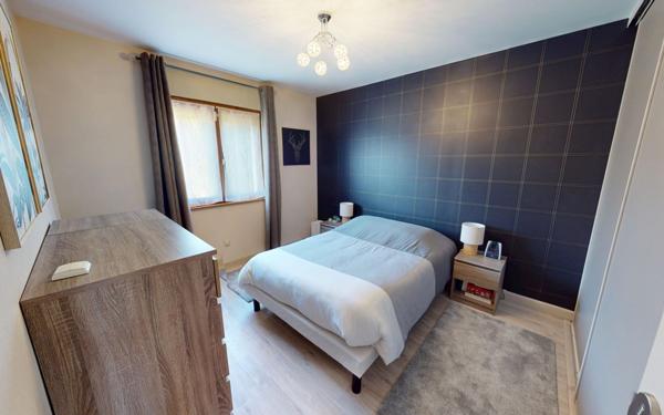 Maison à vendre    6 pièces •  Mance