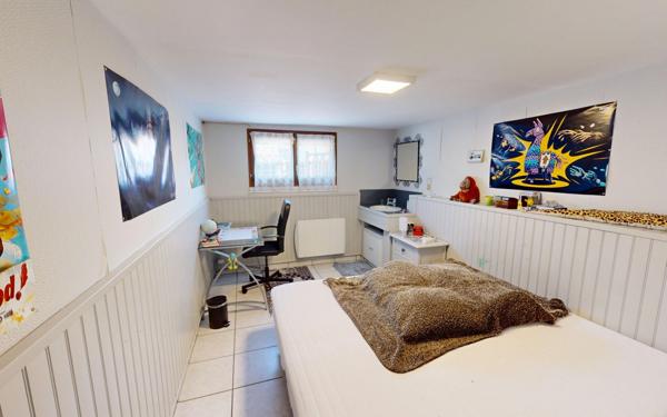 Maison à vendre    6 pièces •  Mance