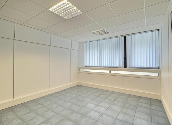 PUGET SUR ARGENS - MURS, LOCAL D'ACTIVITE, BUREAUX