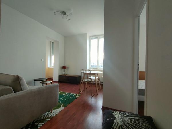 Appartement rénové Hauteville 