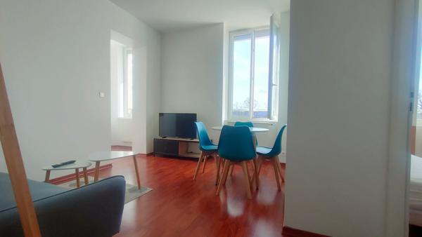 Appartement rénové Hauteville 