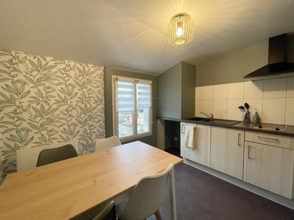Studio
                                                                                                                                                                                                                                                                                                                        1 pièce(s)                                                                                                                                                                                                                                                                                                                              23  m²
