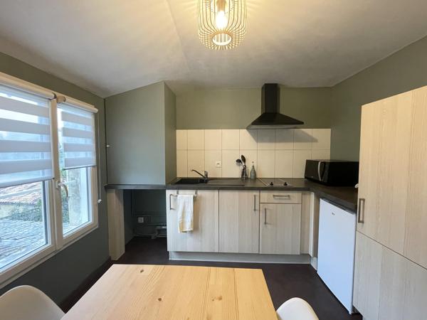 Studio
                                                                                                                                                                                                                                                                                                                        1 pièce(s)                                                                                                                                                                                                                                                                                                                              23  m²