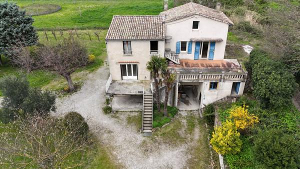 Maison à loriol de 160 m2 sur 5000m2 de terrain, ancienne ferme, deux logements, nombreuses dependances