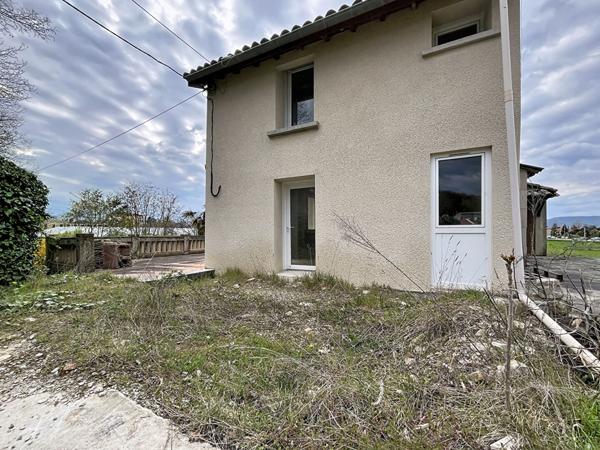 Maison à loriol de 160 m2 sur 5000m2 de terrain, ancienne ferme, deux logements, nombreuses dependances
