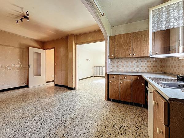 Maison à loriol de 160 m2 sur 5000m2 de terrain, ancienne ferme, deux logements, nombreuses dependances