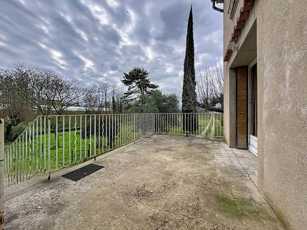 Maison à loriol de 160 m2 sur 5000m2 de terrain, ancienne ferme, deux logements, nombreuses dependances