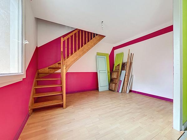 Maison à loriol de 160 m2 sur 5000m2 de terrain, ancienne ferme, deux logements, nombreuses dependances