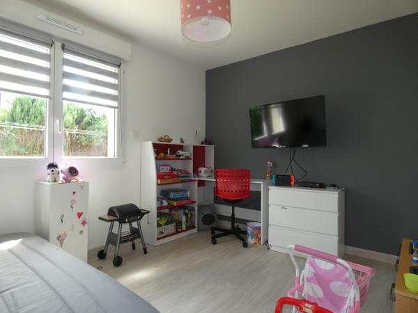 Pavillon, 126 m² 5 pièces , 4 chambres.