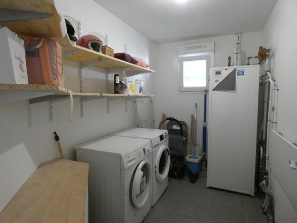 Pavillon, 126 m² 5 pièces , 4 chambres.