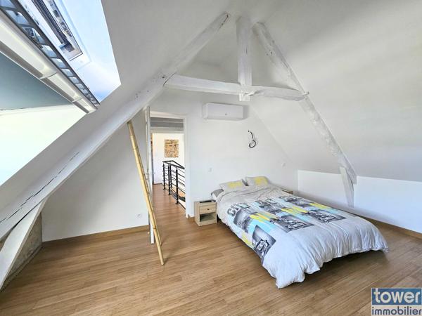 Maison
                                                                                                                                                                                                                                                                                                                        7 pièce(s)                                                                                                                                                                                                          3 chambre(s)                                                                                                                                                                                                          199  m²