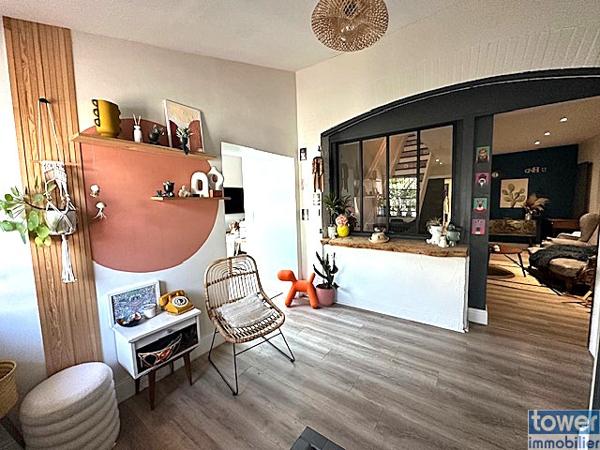Maison
                                                                                                                                                                                                                                                                                                                        5 pièce(s)                                                                                                                                                                                                          4 chambre(s)                                                                                                                                                                                                          197.81  m²