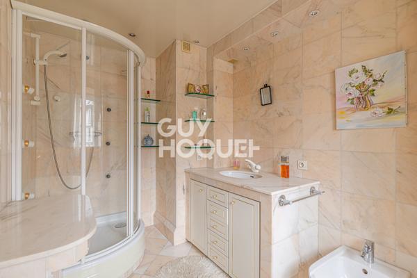 APPARTEMENT À VENDRE DE 5 PIÈCES DE 174,00 M²