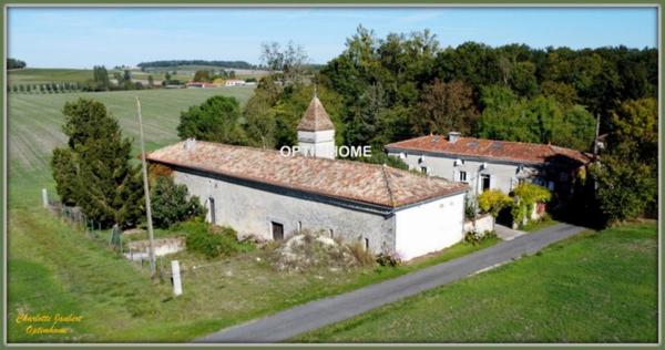 Propriété à vendre 10 pièces Proche de BARBEZIEUX SAINT HILAIRE (16)