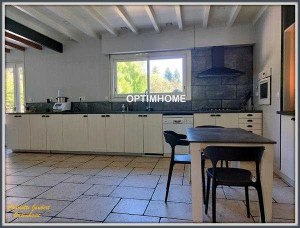 Propriété à vendre 10 pièces Proche de BARBEZIEUX SAINT HILAIRE (16)
