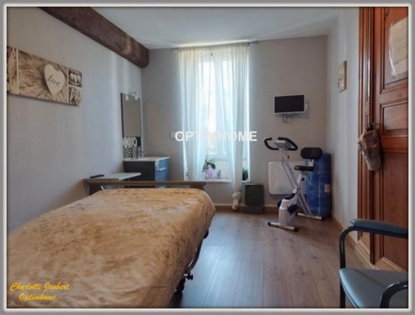 Propriété à vendre 10 pièces Proche de BARBEZIEUX SAINT HILAIRE (16)