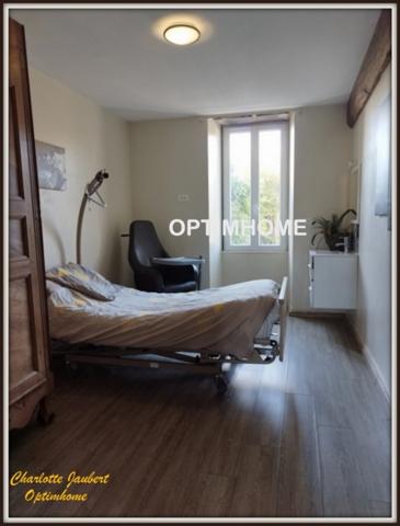 Propriété à vendre 10 pièces Proche de BARBEZIEUX SAINT HILAIRE (16)