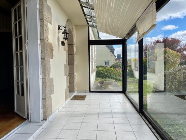 Goudelin (22290) Maison grands volumes avec Jardin arboré & dépendances sur 1 900 m² de terrain.