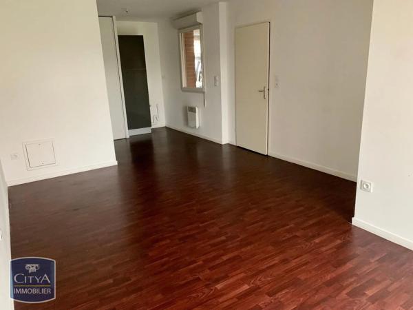 Appartement à louer 2 pièces 45.58m² Condé-sur-l'Escaut (59163)