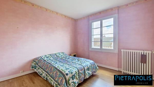 Maison 3 chambres sur sous sol avec garage et jardin