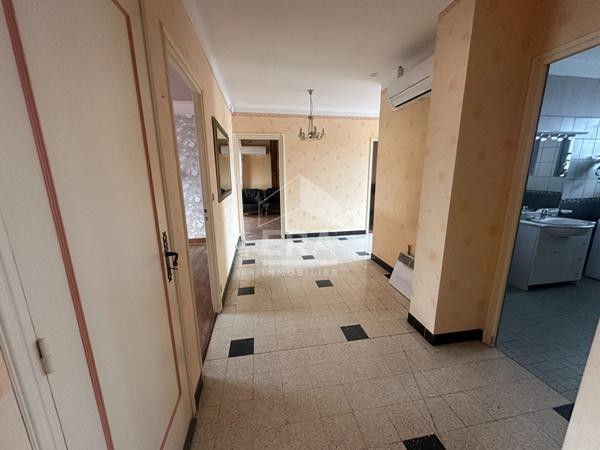 Maison d'environ 130 m² avec jardin sur trois faces