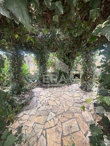 Maison d'environ 130 m² avec jardin sur trois faces