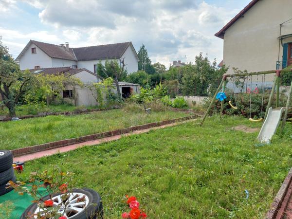 Terrain à vendre de 353 m2 SENS (89)