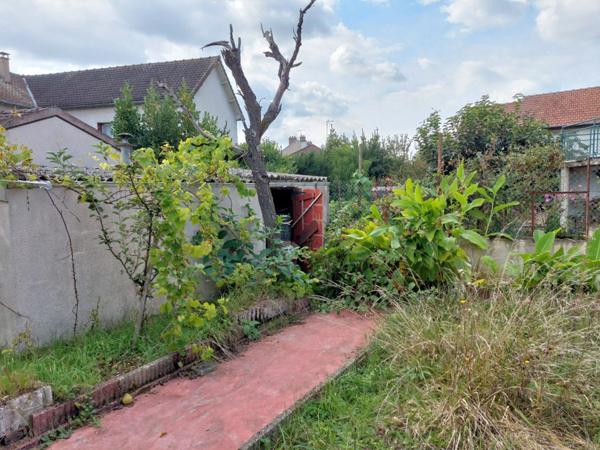 Terrain à vendre de 353 m2 SENS (89)