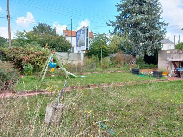 Terrain à vendre de 353 m2 SENS (89)
