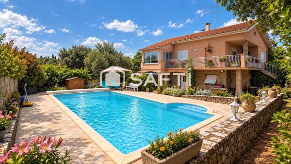 Maison 180m2 avec piscine, 3 garages, un T2, terrain 1230m2
