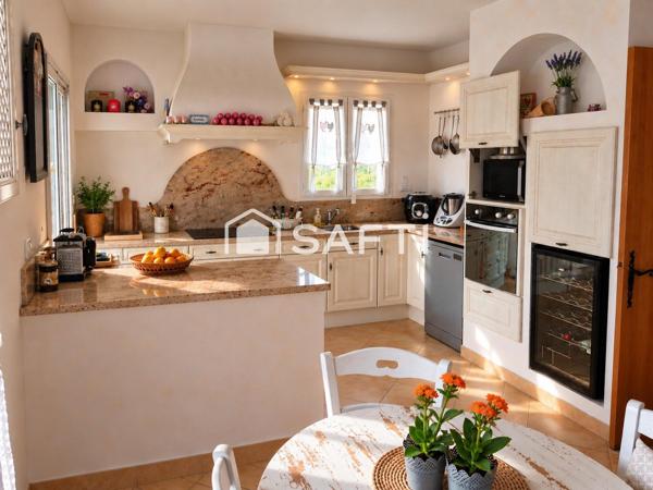 Maison 180m2 avec piscine, 3 garages, un T2, terrain 1230m2