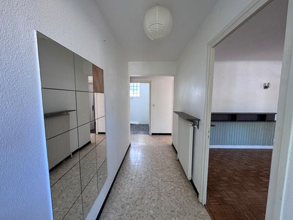 Immeuble de 3 appartements distincts + garage à Enval